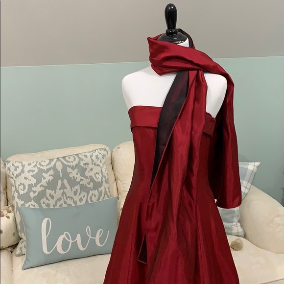 GORGEOUS gown NWOT! Prom, cocktail, wedding attire - Picture 3 of 10